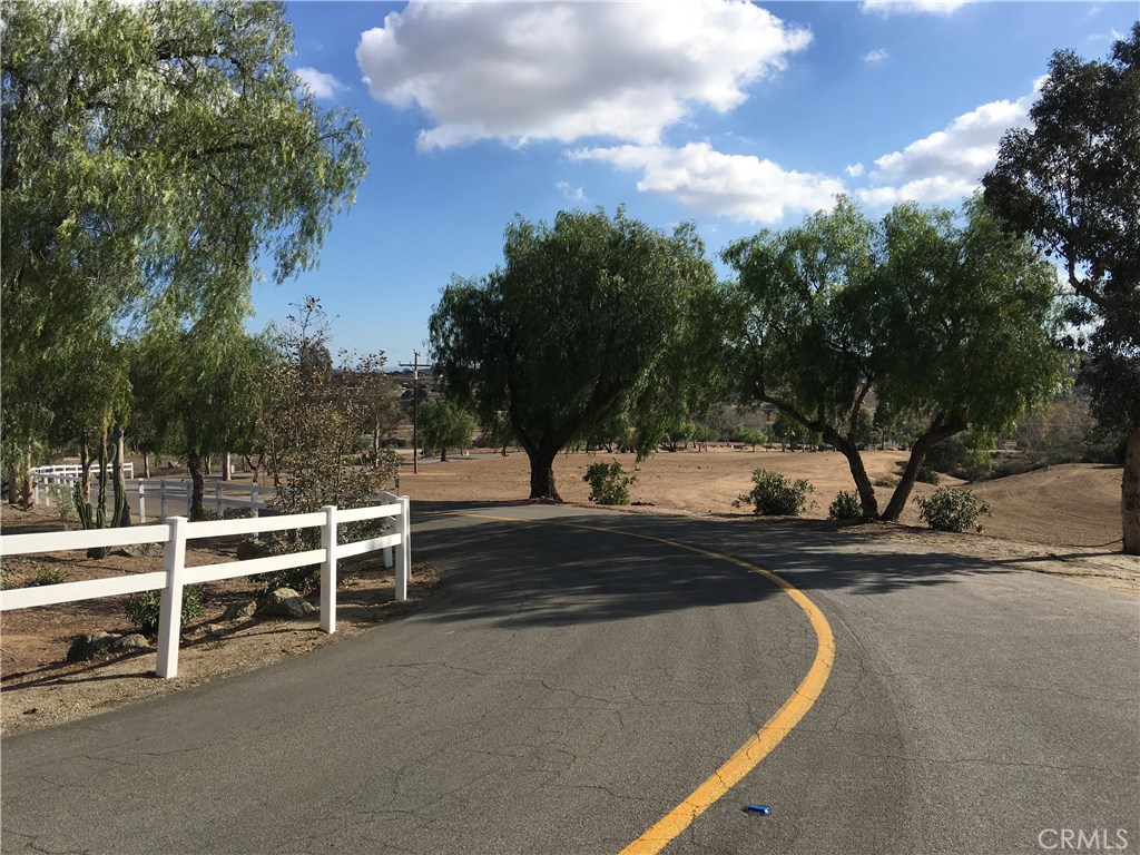 22975 Sky Mesa Road