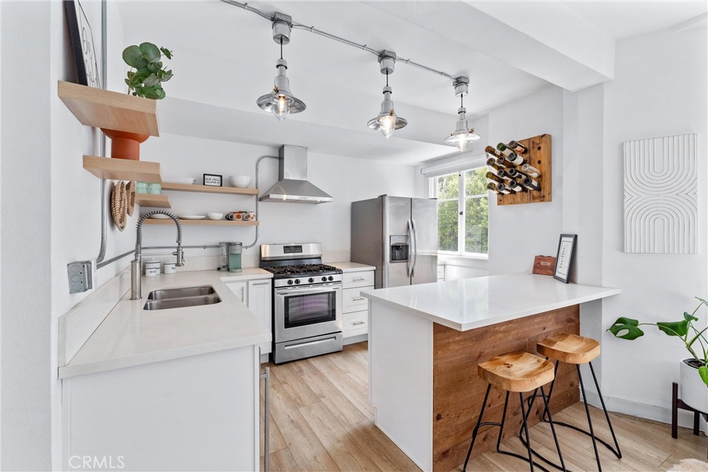 360 W Ocean Boulevard G