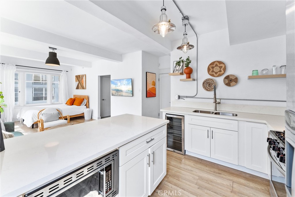 360 W Ocean Boulevard G