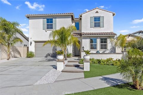 Photo of 18117 Luna Way, Saugus, CA 91350 (MLS # SR22239703)