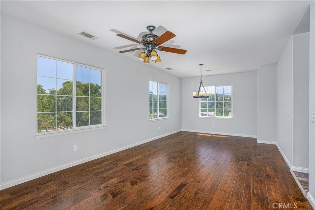 listing image 130729608467867951592