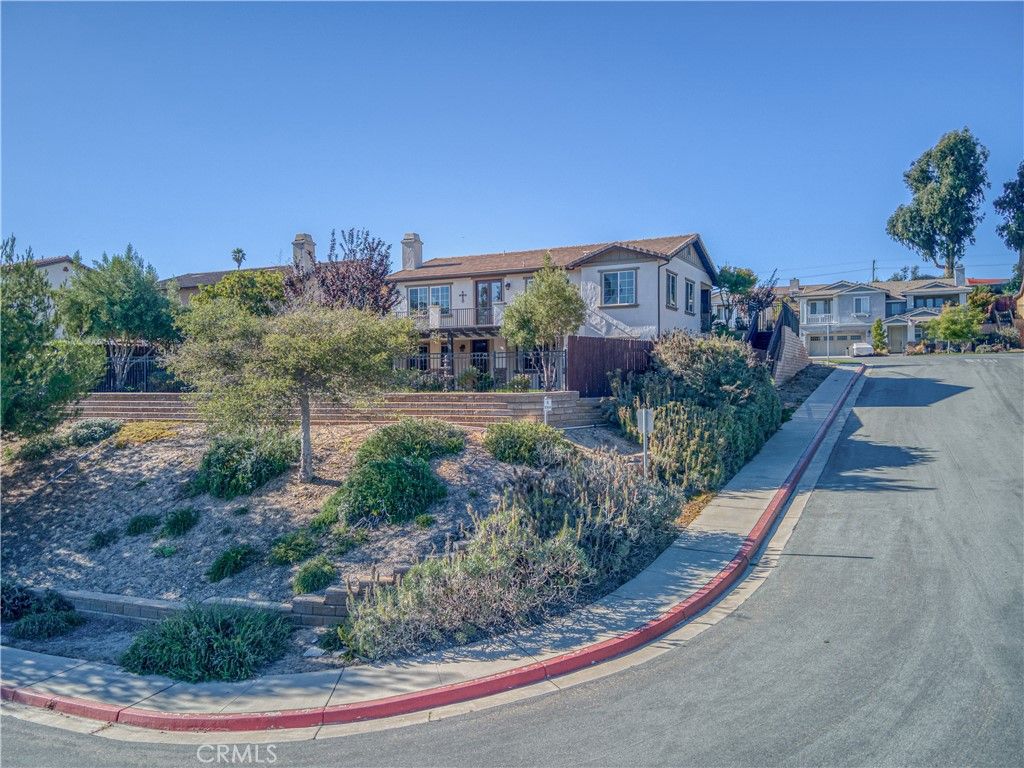 listing image 130722686133094909125