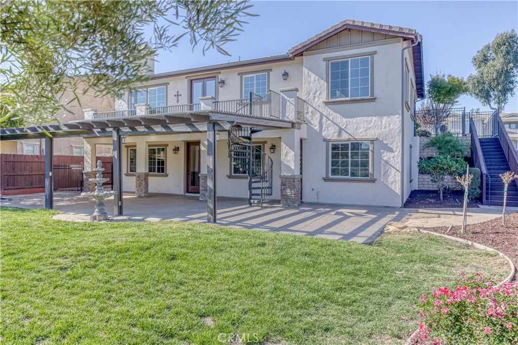 listing image 130725654225591093023
