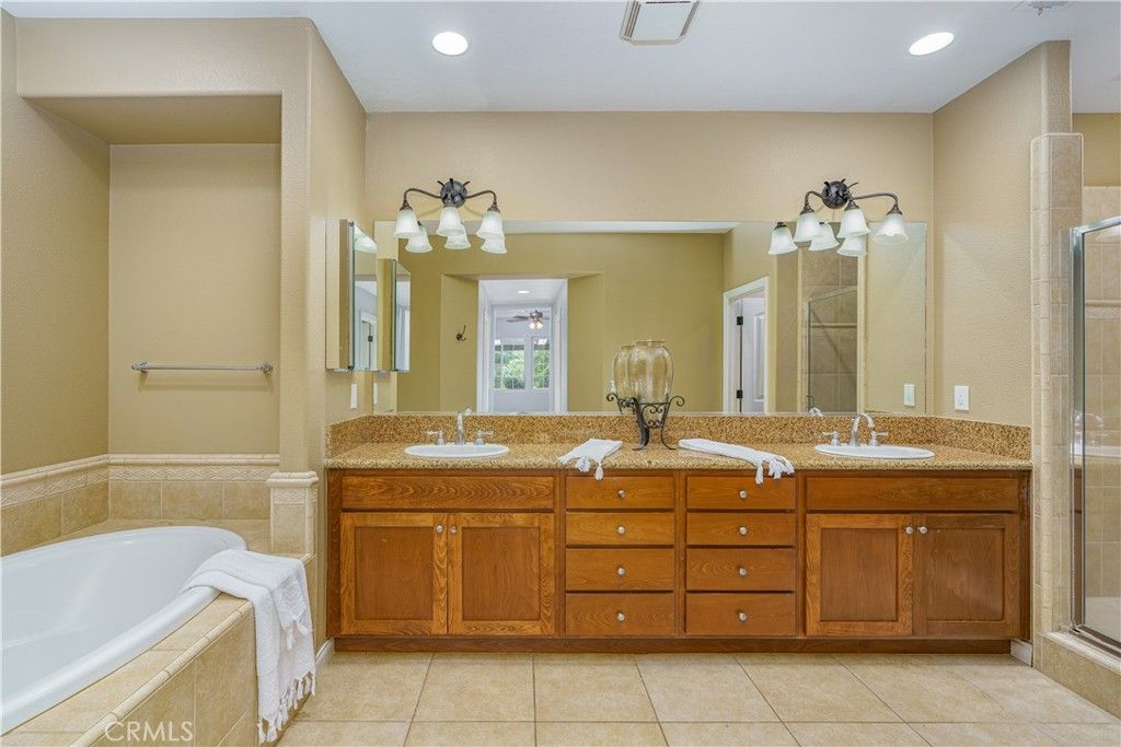 listing image 130720111475149592184