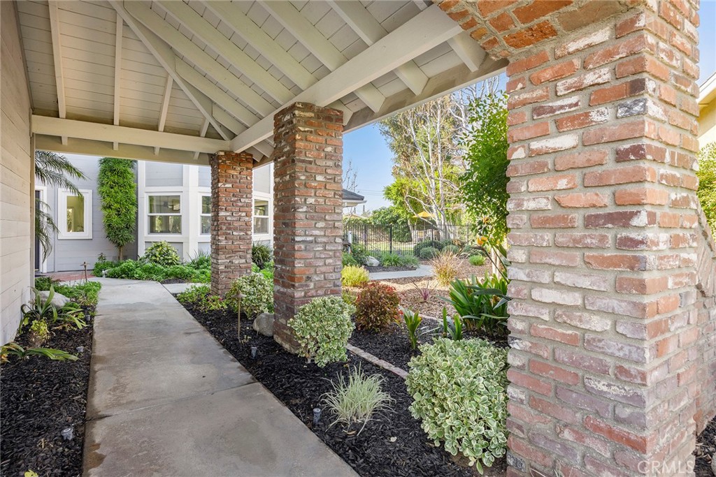 4945 Silver Spurs Lane