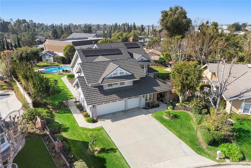 4945 Silver Spurs Lane