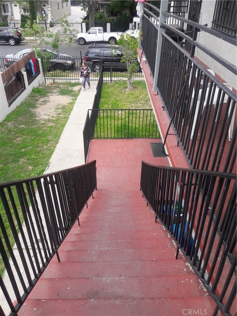 352 E 52nd Street E