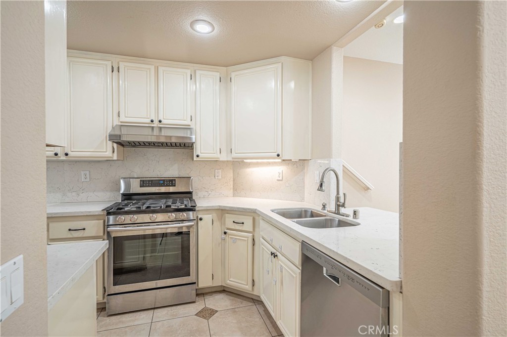 Summit Renaissance (SMRN) - Residential Lease