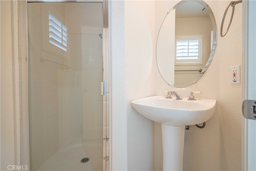 Summit Renaissance (SMRN) - Residential Lease