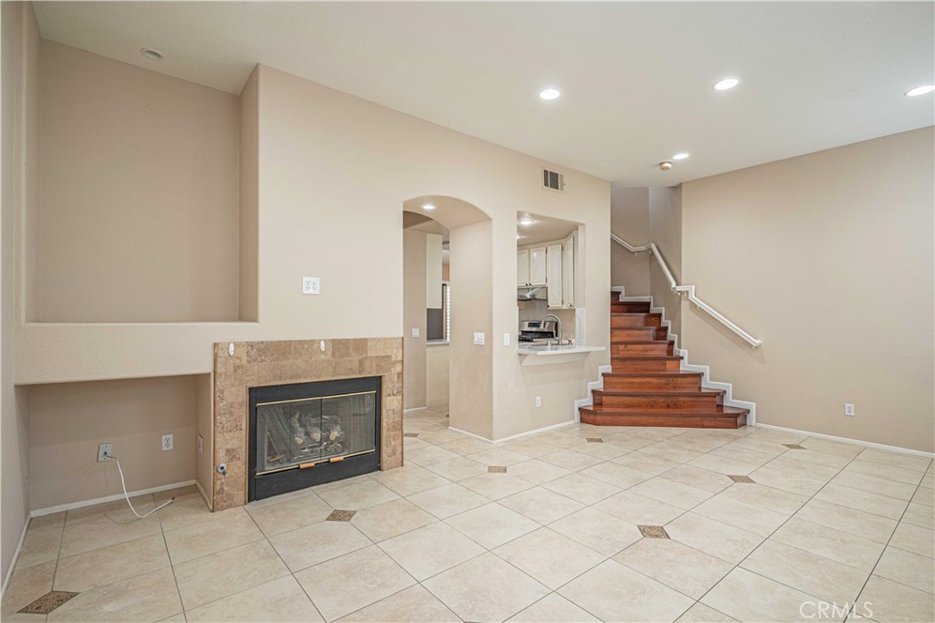 Summit Renaissance (SMRN) - Residential Lease