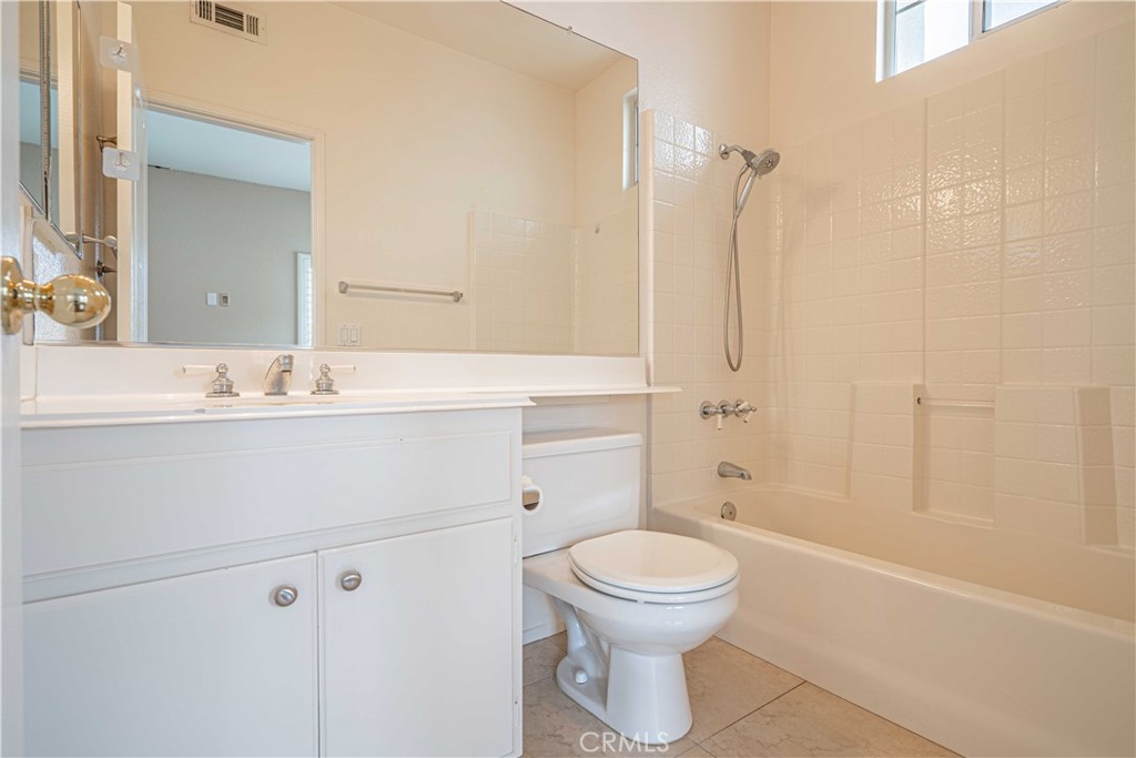 Summit Renaissance (SMRN) - Residential Lease