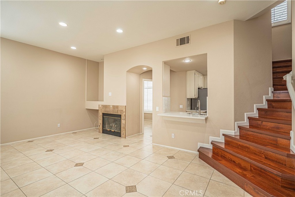 Summit Renaissance (SMRN) - Residential Lease