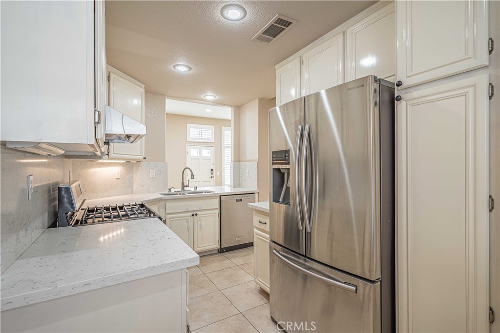 Summit Renaissance (SMRN) - Residential Lease