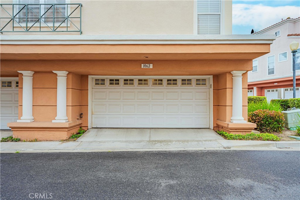 Summit Renaissance (SMRN) - Residential Lease