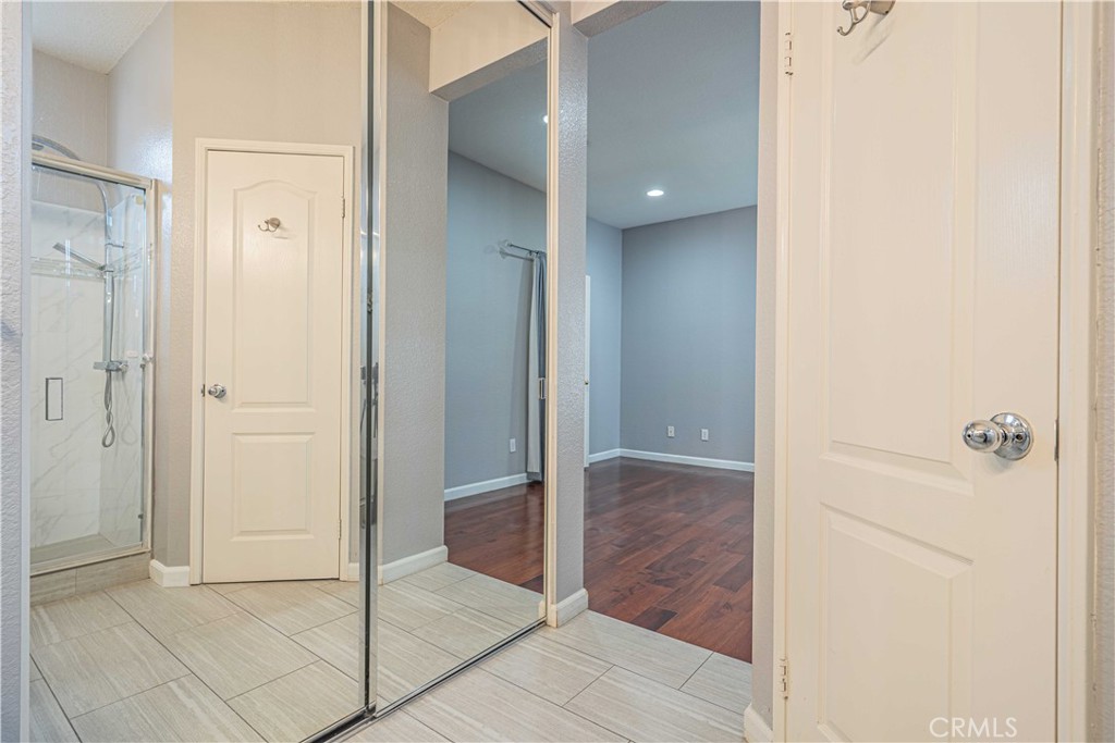 Summit Renaissance (SMRN) - Residential Lease