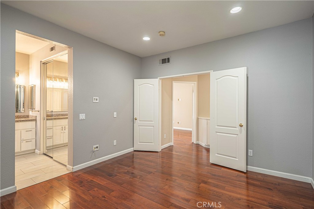 Summit Renaissance (SMRN) - Residential Lease