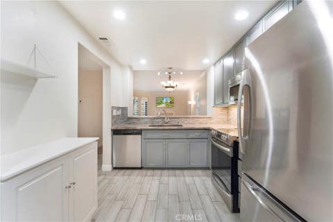 Featured picture for the property OC24213877