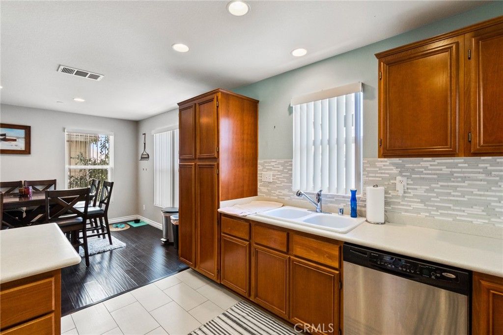 listing image 130729208758242293392