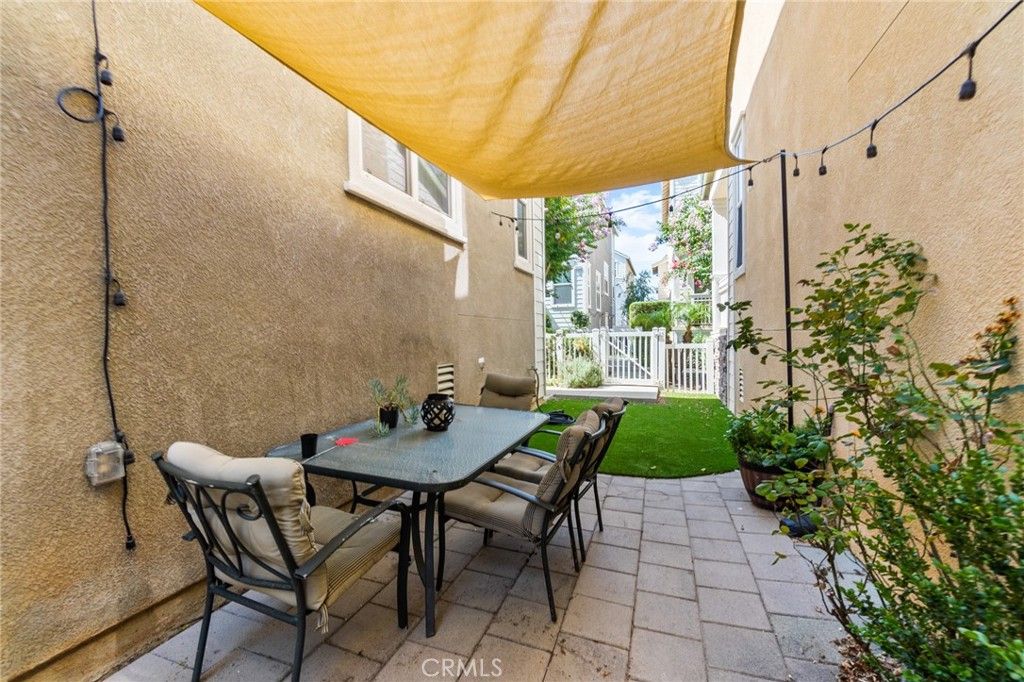 listing image 130726422979415406989