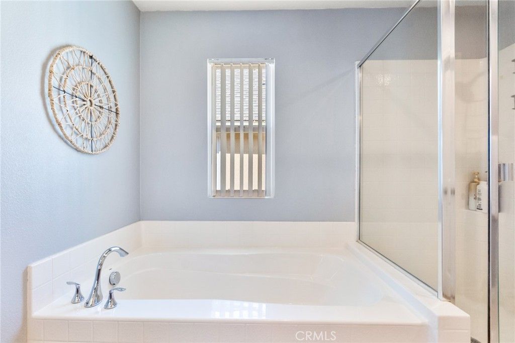 listing image 130724879746101529063