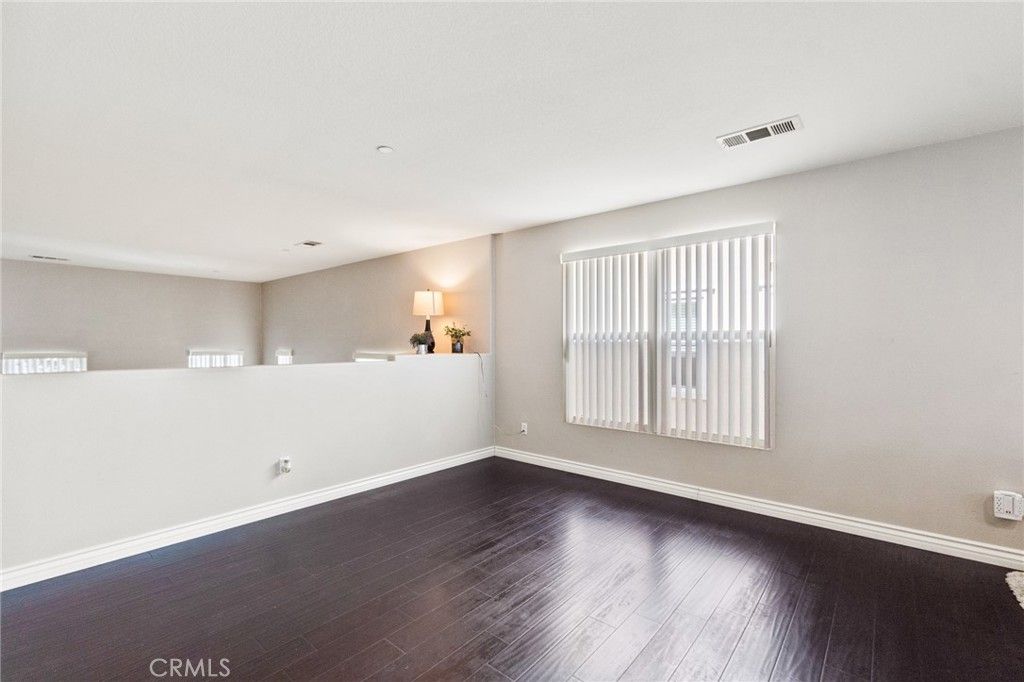 listing image 130720793497517466445