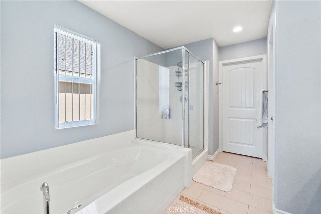 listing image 130722412432329070113