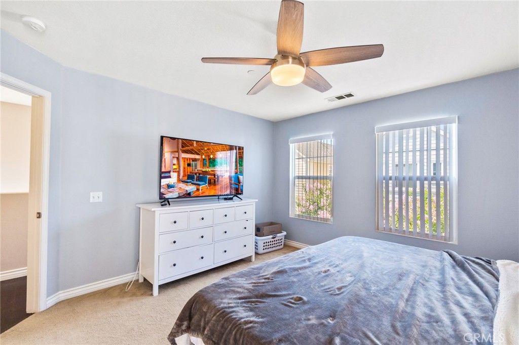 listing image 130724155702504935215