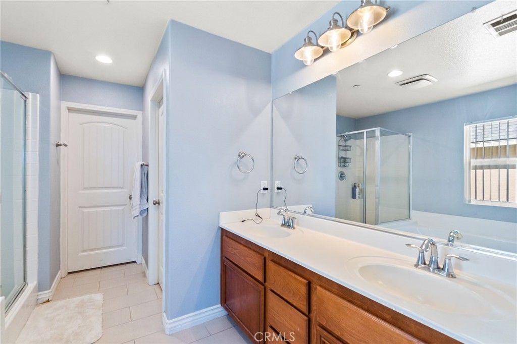 listing image 130722156574525427981