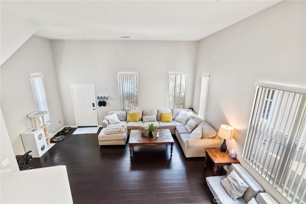 listing image 130726936952188800230
