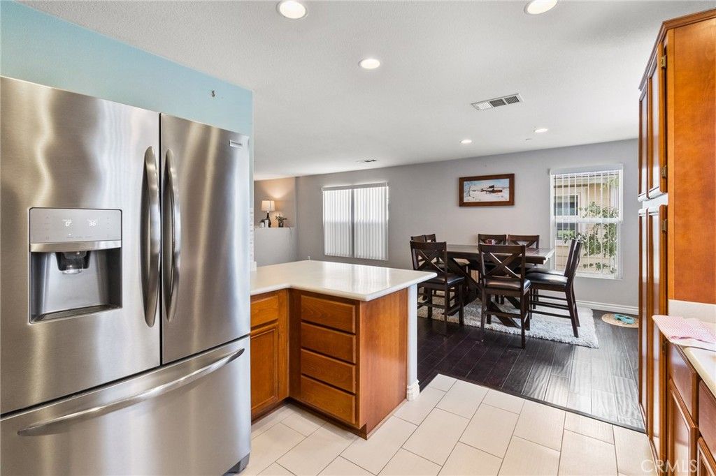 listing image 130727099267754241118