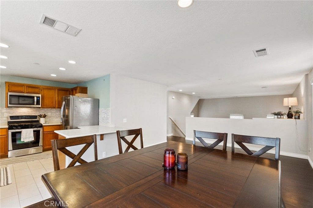 listing image 130726253928632023633