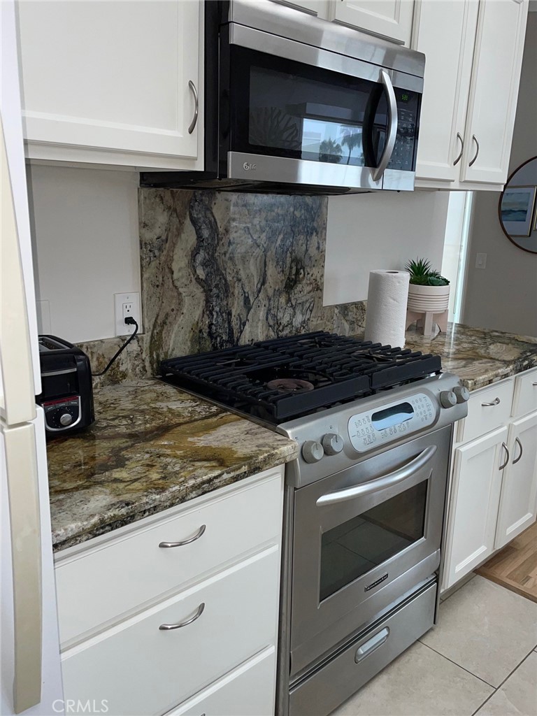 Corona del Mar South of PCH (CDMS) - Residential