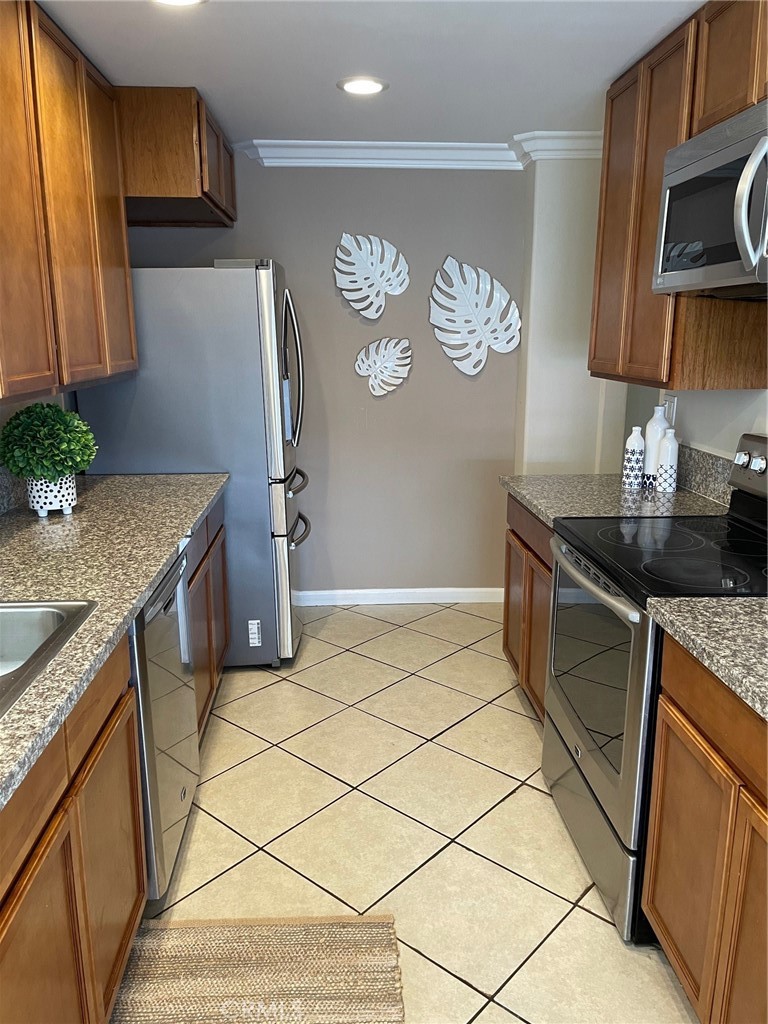 Corona del Mar South of PCH (CDMS) - Residential