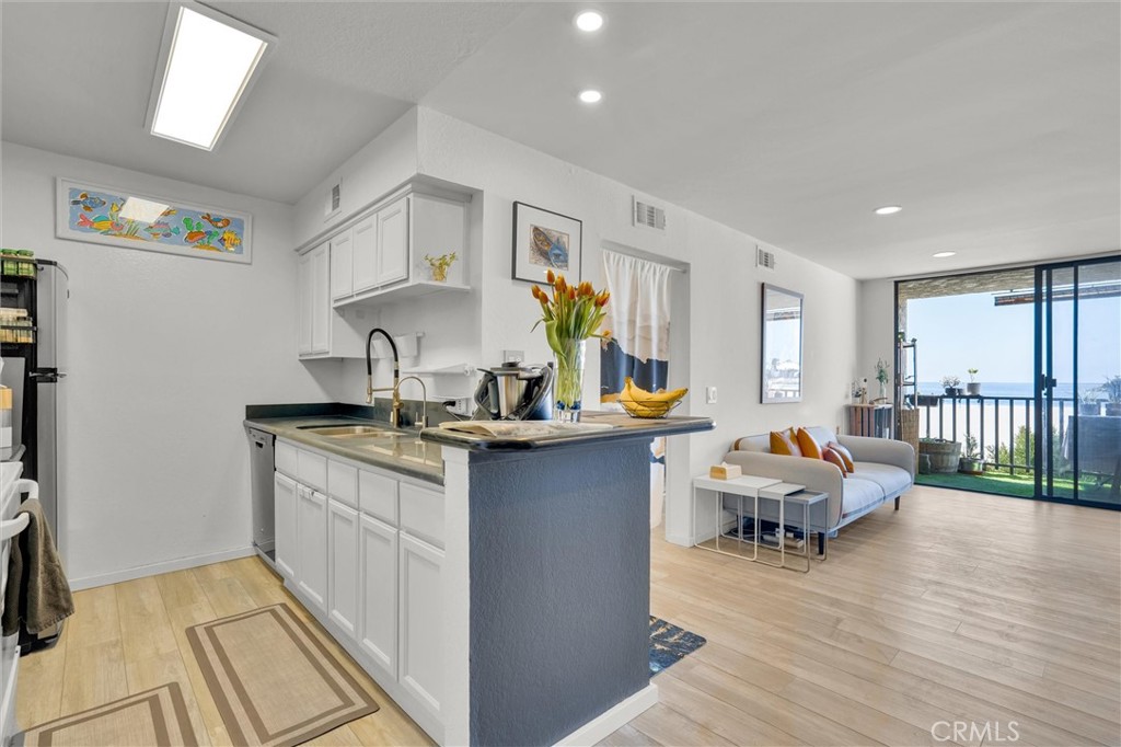 1140 E Ocean Boulevard 136