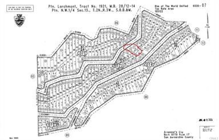 Located in a currently undeveloped area of Cedar Glen (Hook Cree area), Many opportunities for this property, hold on to it for future investment, combine with other lots for a larger lot or anything you can dream up.