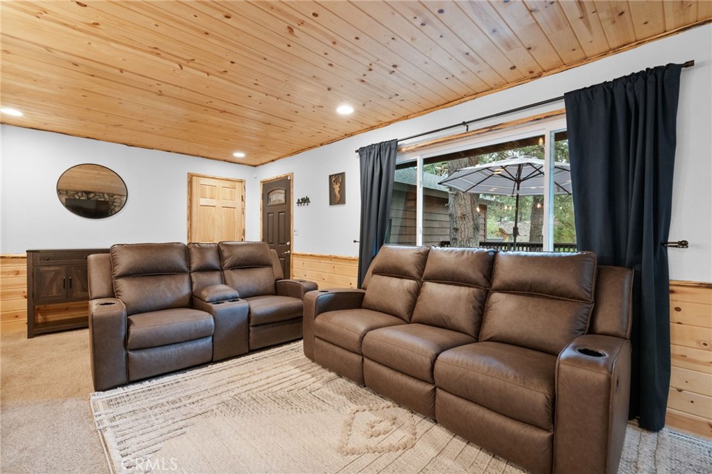 Photo 8 of 22 of 1085 Canyon Road house