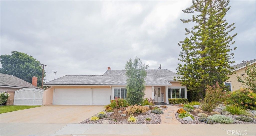 listing image 130723165989975646991
