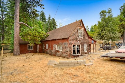 Photo of 26374 Apache Trail, Rimforest, CA 92378 (MLS # PW24198346)