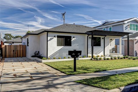 A home in Manhattan Beach