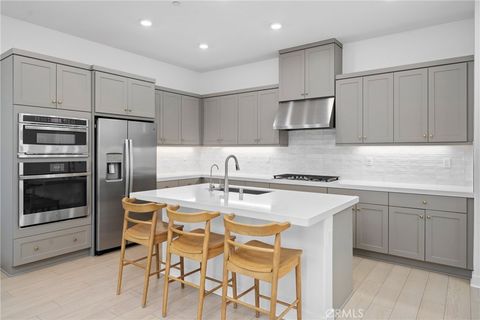 185 Sash Irvine CA 92618