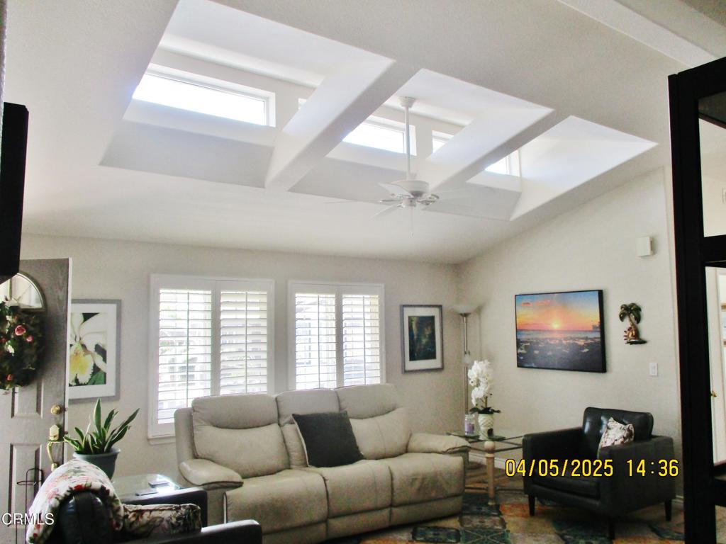 500 W Santa Maria Street 78
