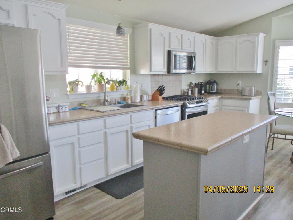 500 W Santa Maria Street 78