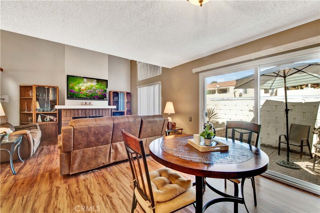 listing image 130729647211767552118