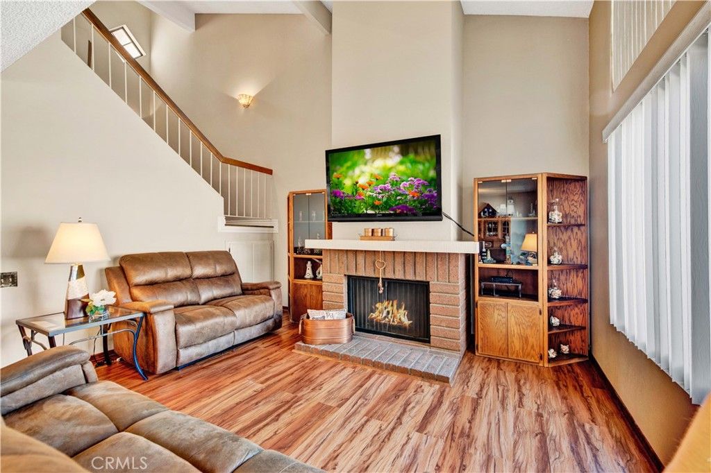 listing image 130721015293630396289