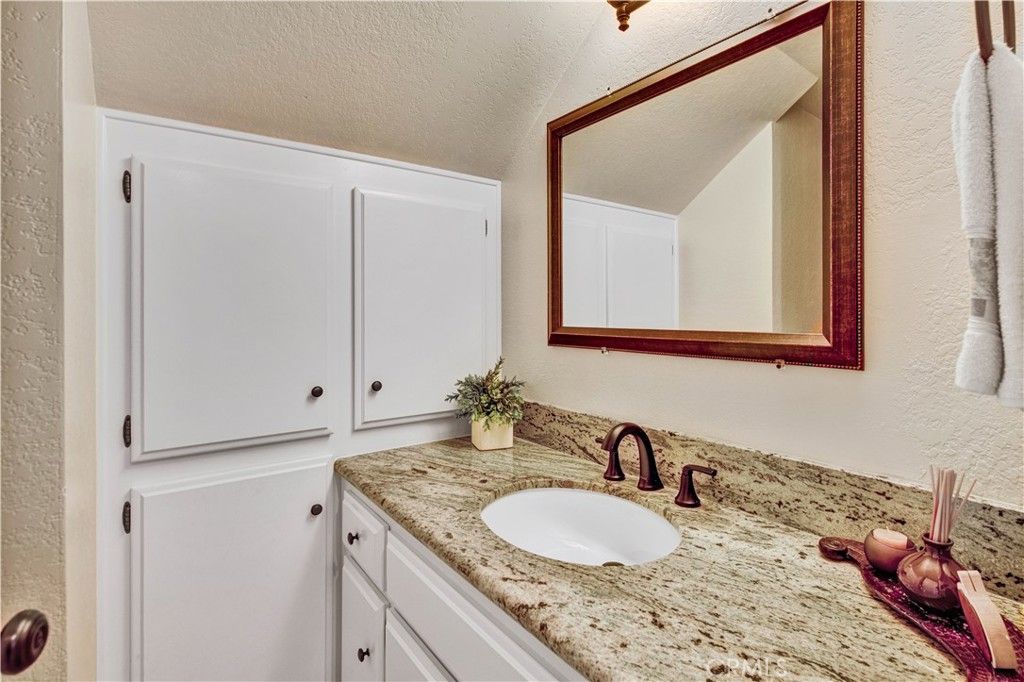 listing image 130720714892218748080
