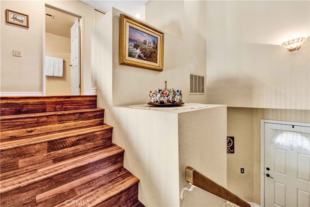 listing image 130723419835237526025