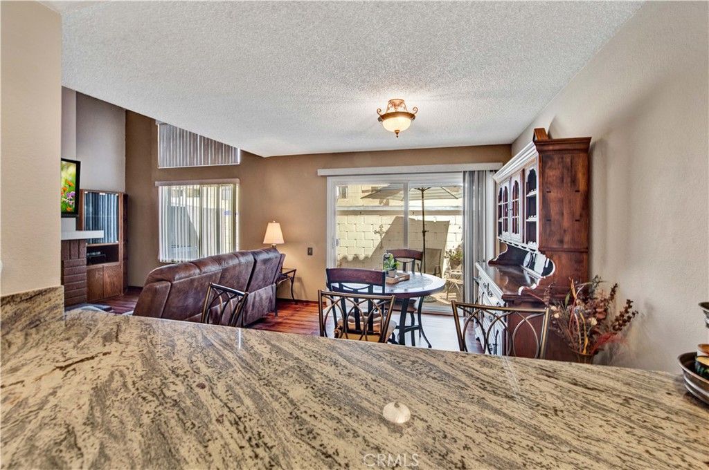 listing image 130720626094646328631