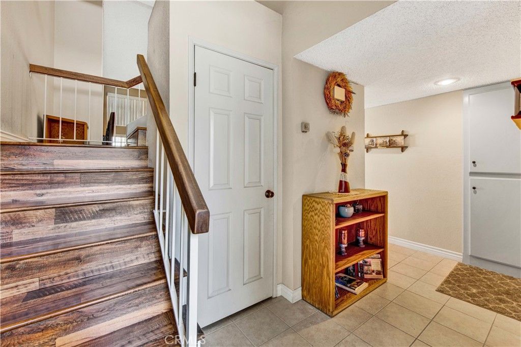 listing image 130725214268096731455