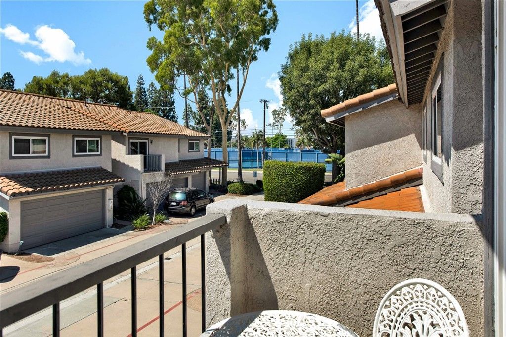 listing image 130726389823088861058