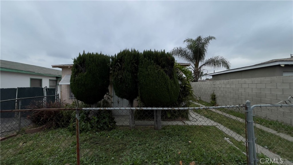 Photo 2 of 6 of 12226 S San Pedro Street house